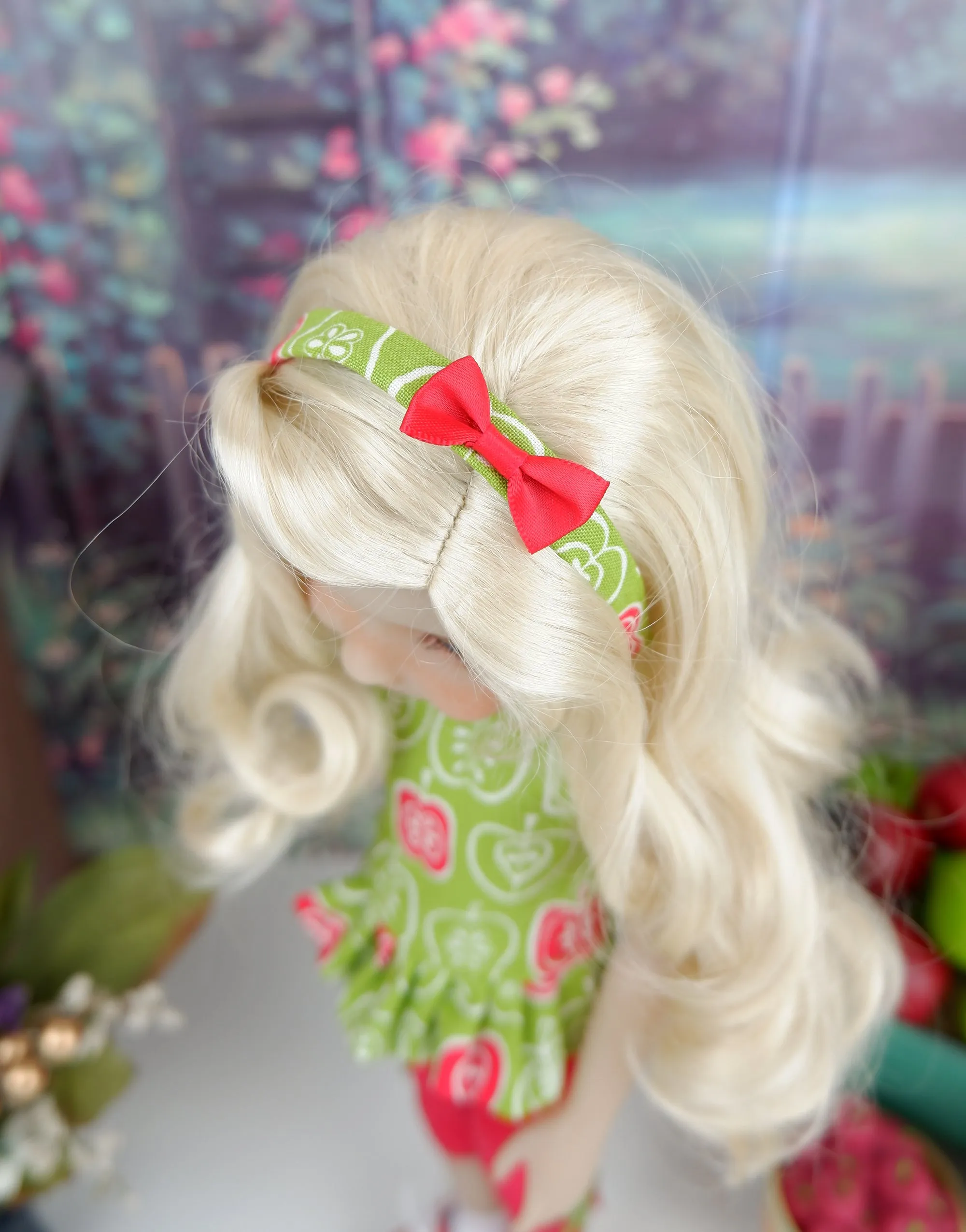 Apple Core - top & capris with shoes for Ruby Red Fashion Friends doll