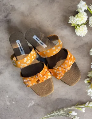 Bow flat sandal