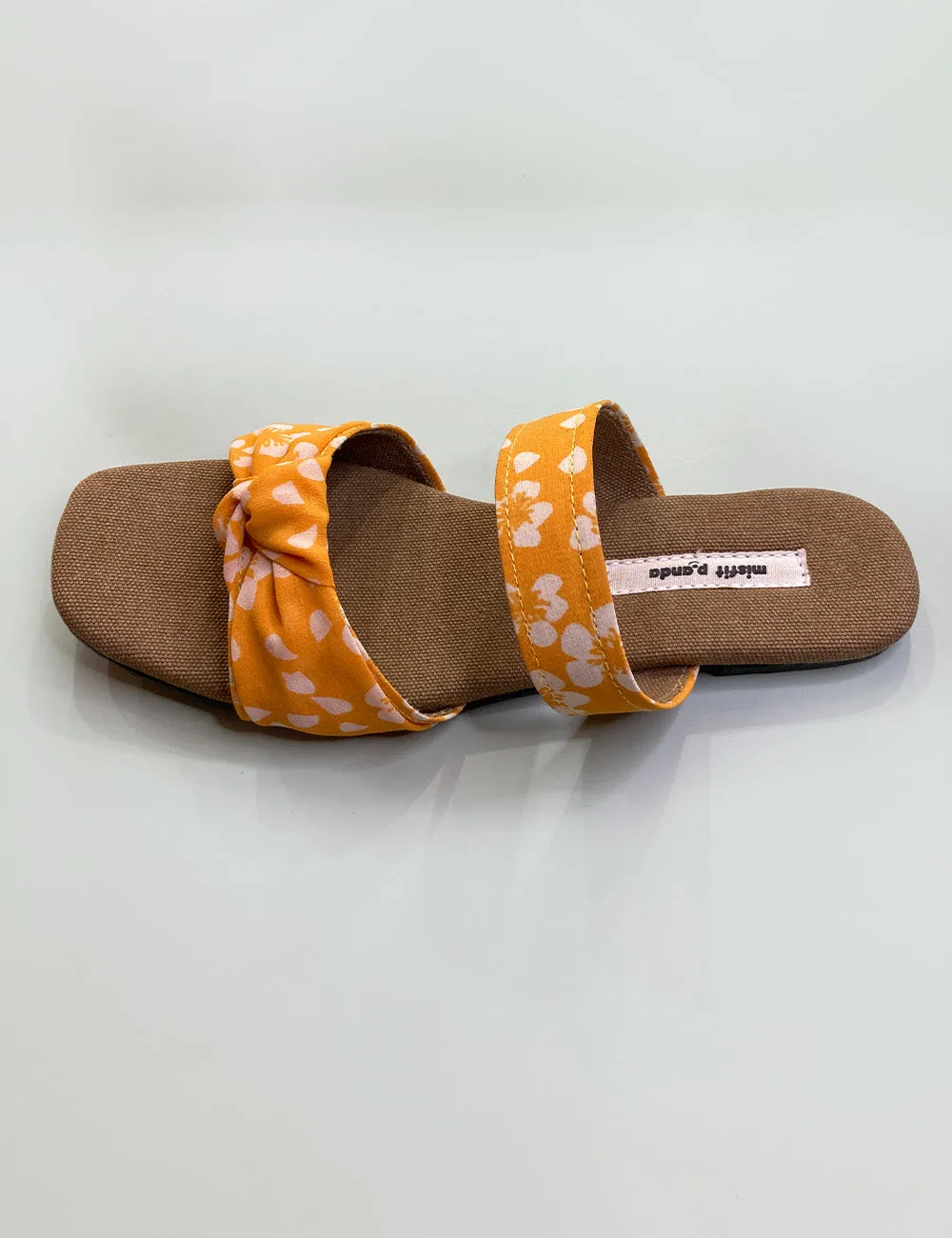Bow flat sandal