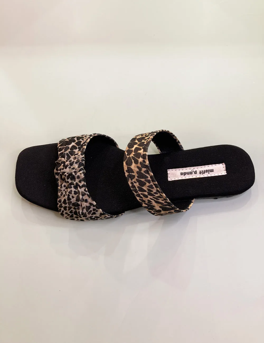 Bow flat sandal