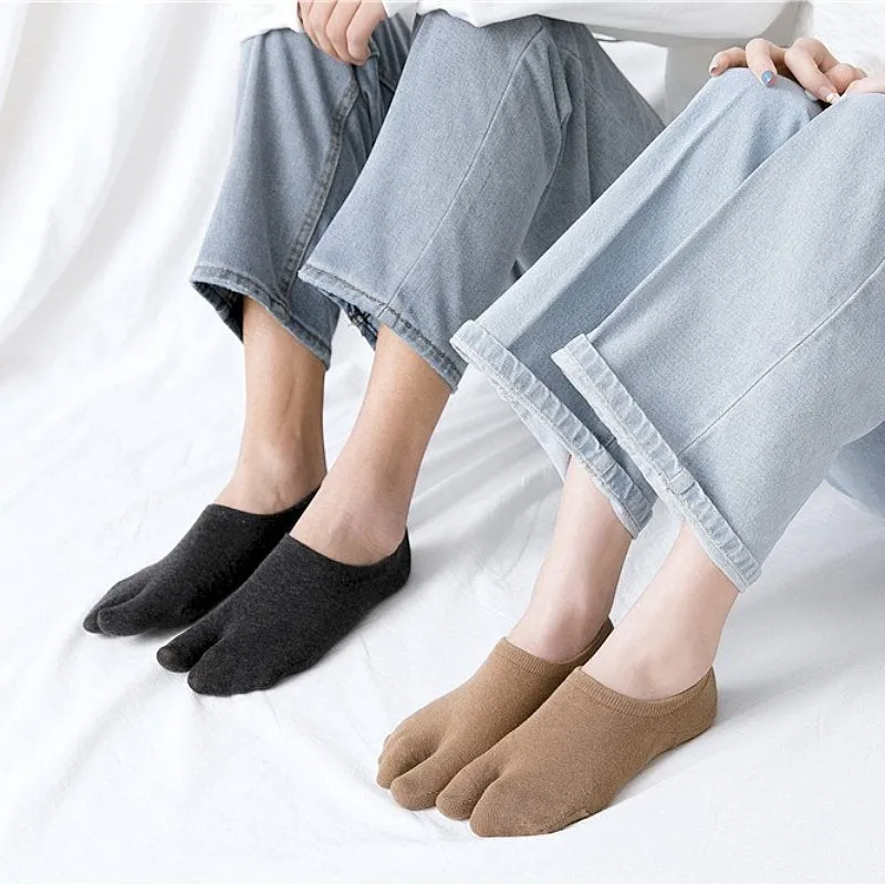 Cuzcare Breathable Bunion Socks Unisex Antislip Comfy Elastic Fit Separated Toe Stockings