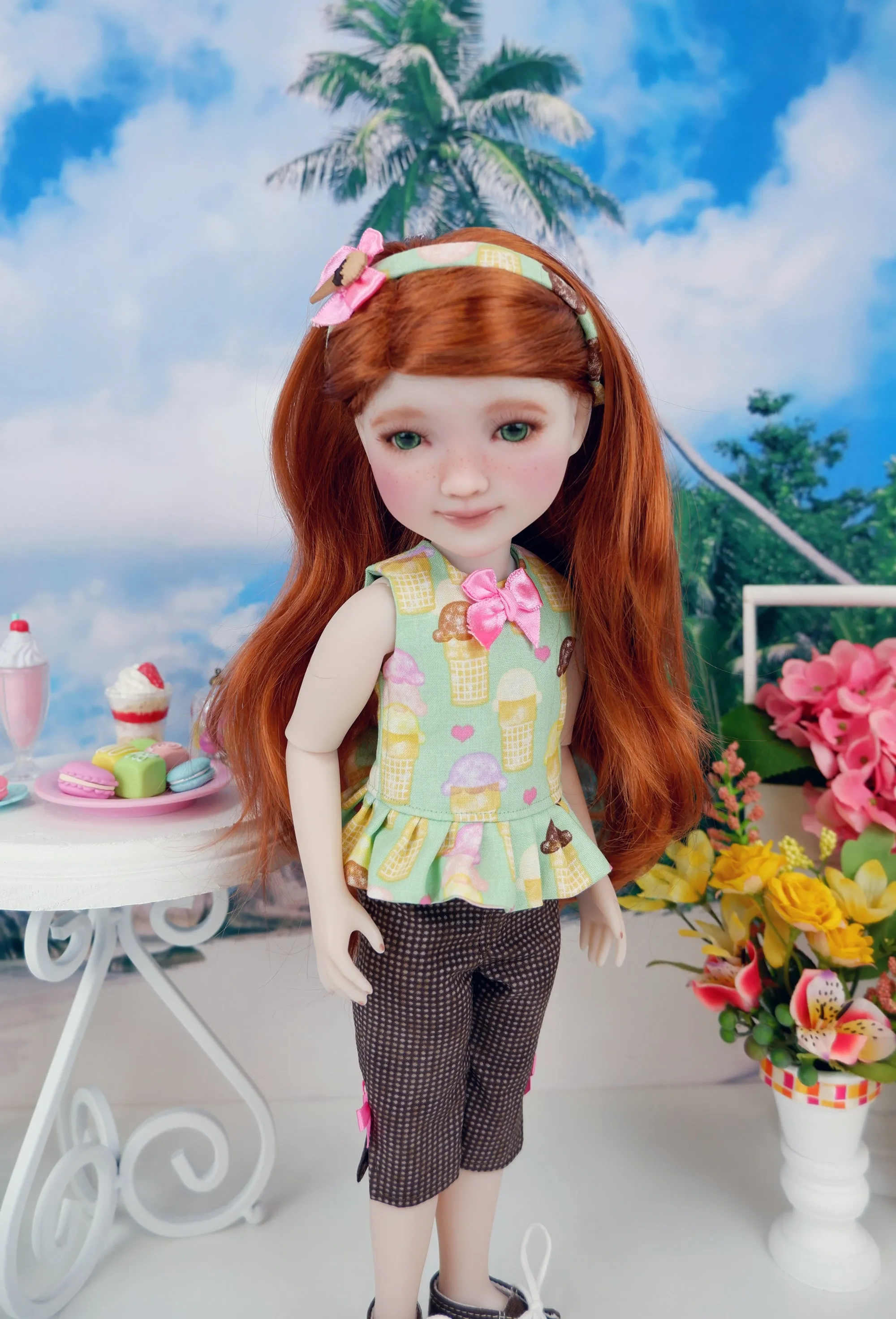 Double Scoop Cone - top & capris with shoes for Ruby Red Fashion Friends doll