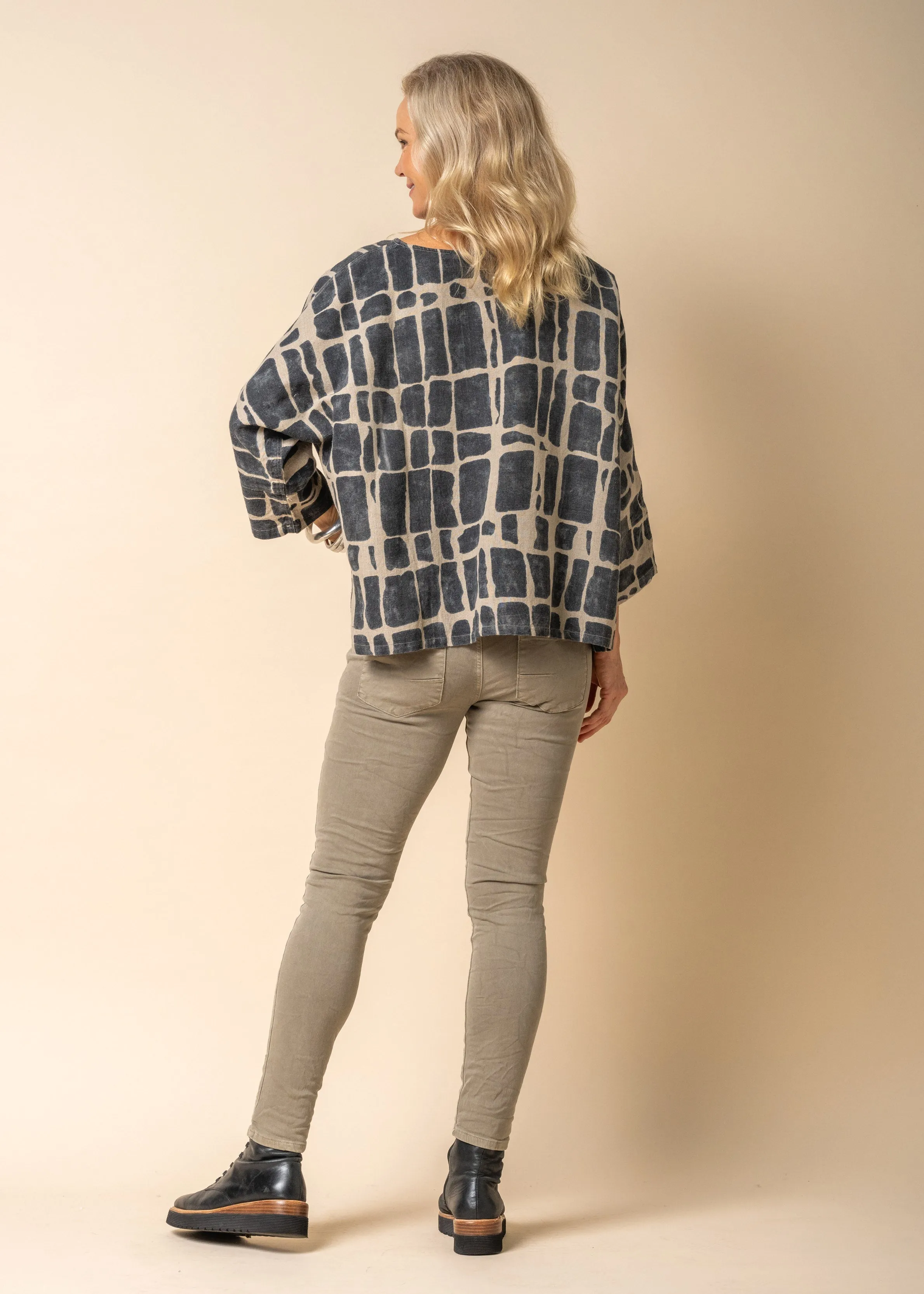 Klaus Linen Blend Top in Onyx