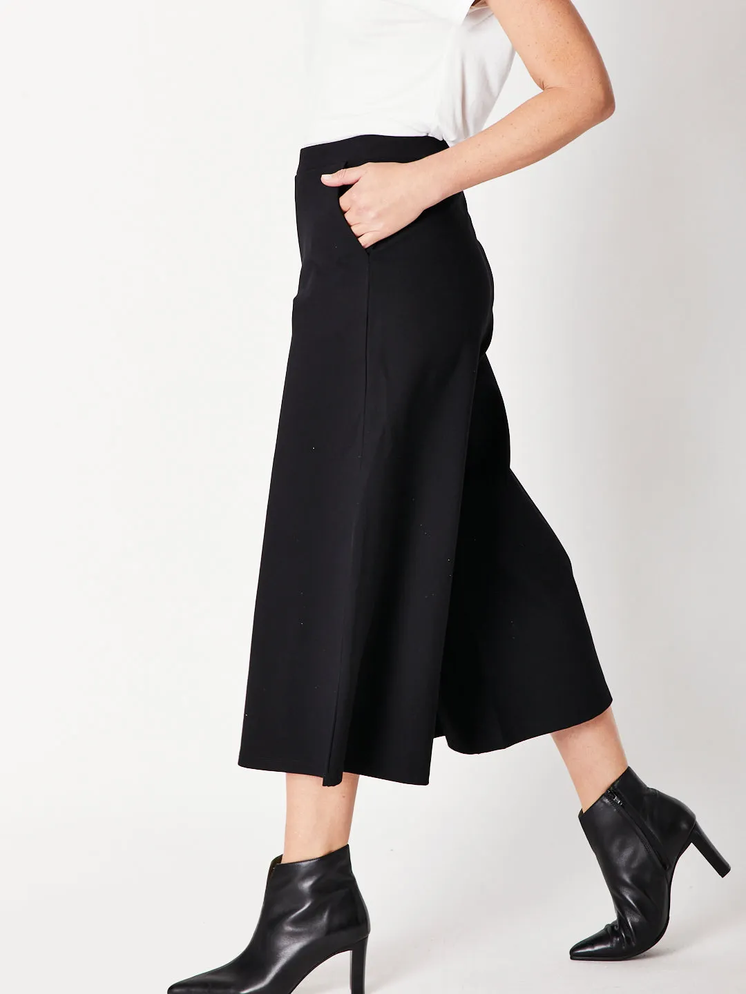 Lux Crop Pant- Black -30012