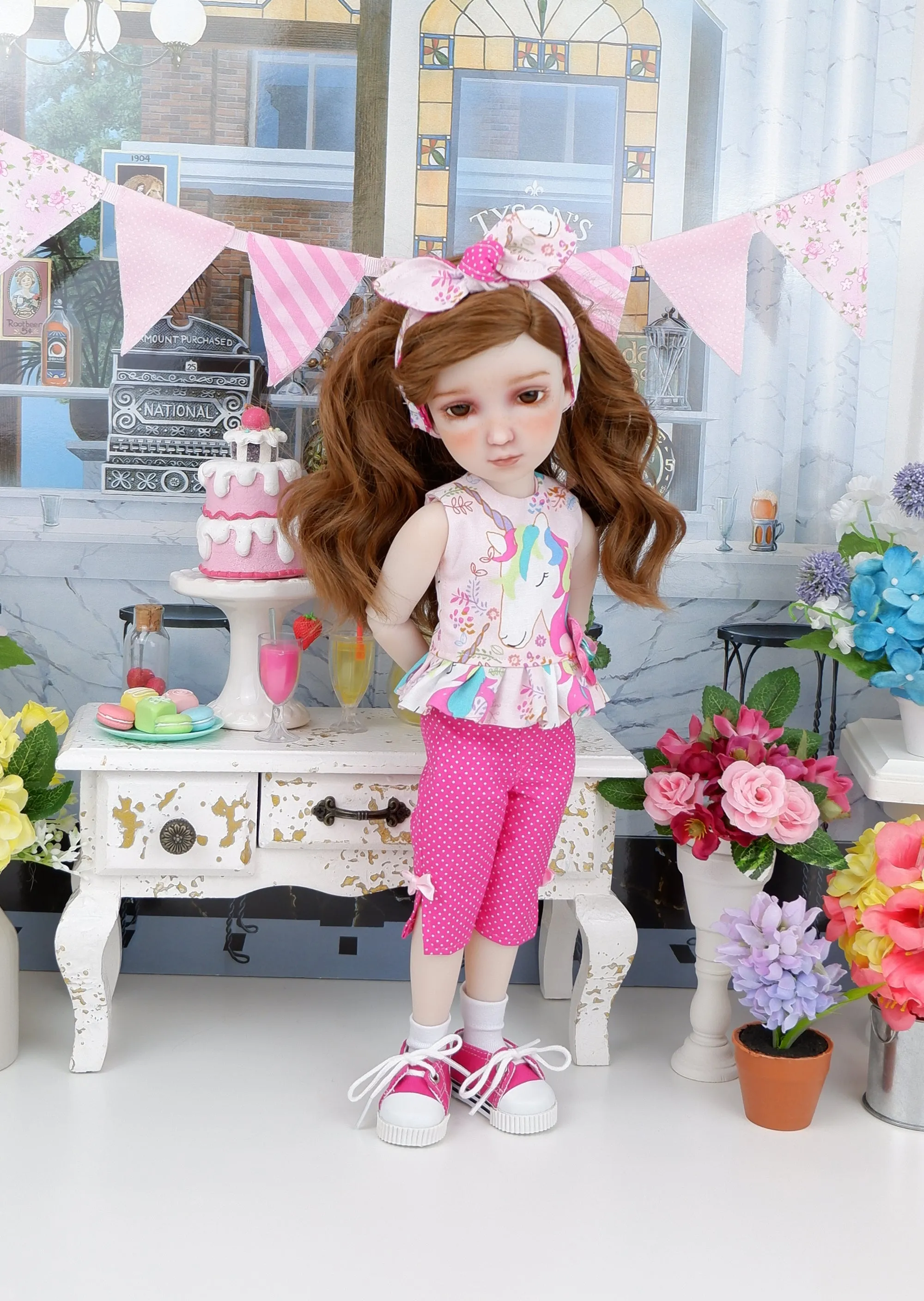 Magic Unicorn - top & capris with shoes for Ruby Red Fashion Friends doll