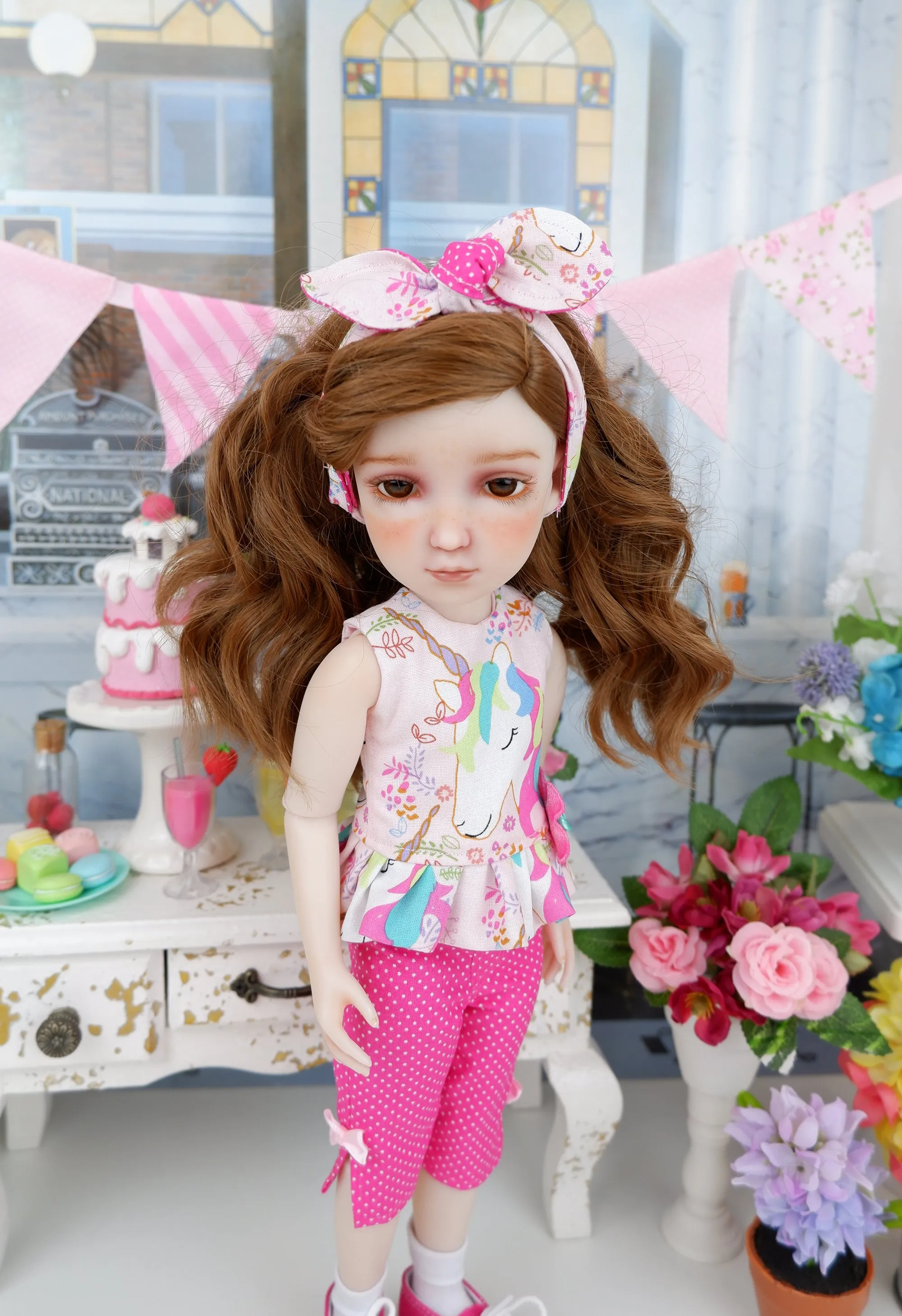 Magic Unicorn - top & capris with shoes for Ruby Red Fashion Friends doll