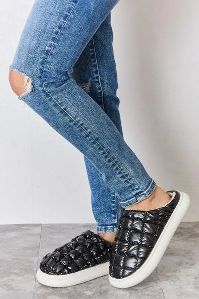Melody Heavenly Feel Black Plush Puffer Slippers