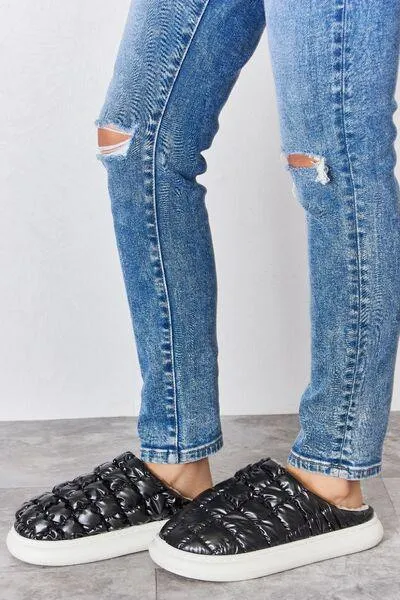 Melody Heavenly Feel Black Plush Puffer Slippers