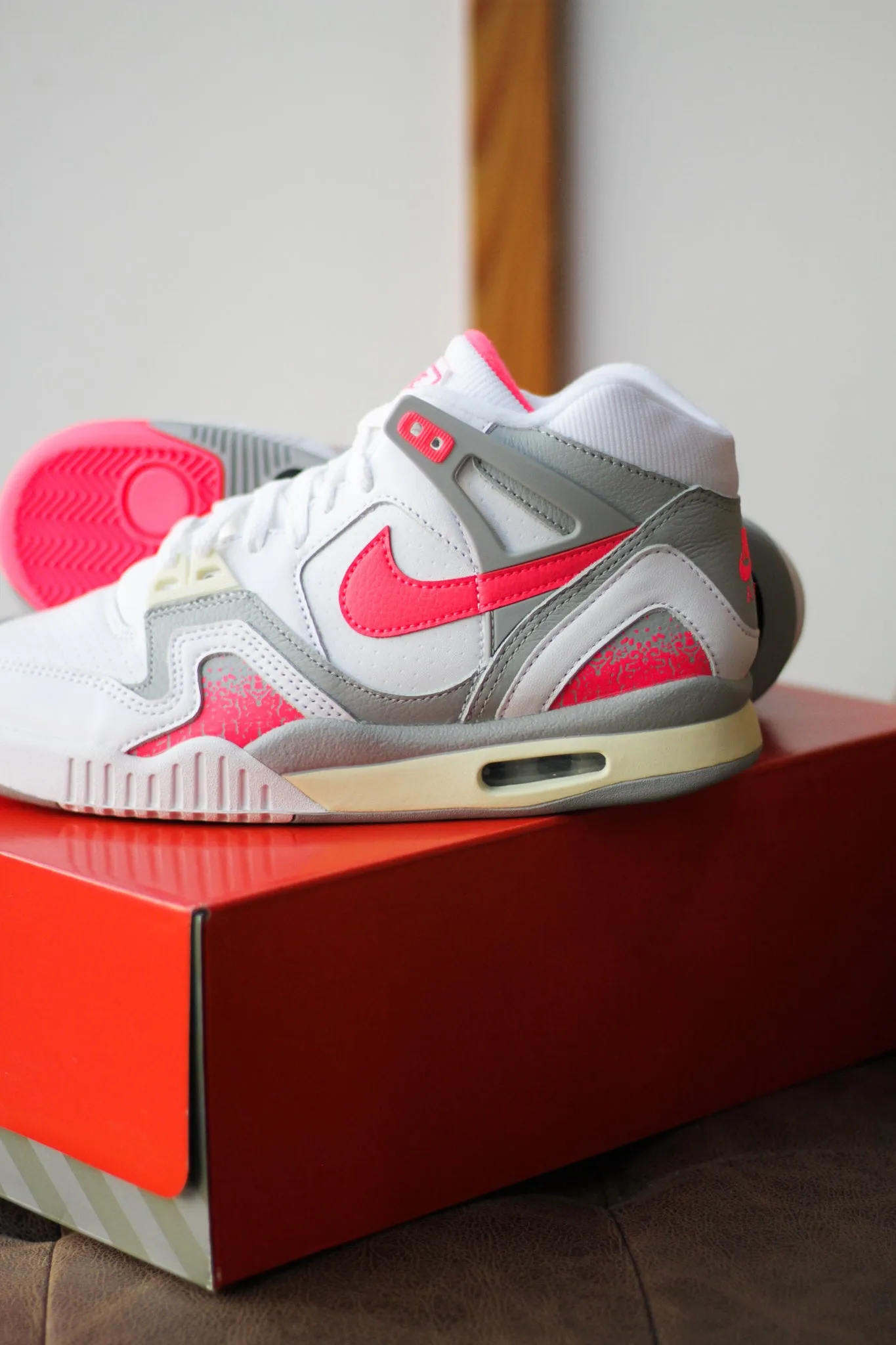 NIKE AIR TECH CHALLENGE 2 "WHITE/RACER PINK-LT SMOKE GREY"