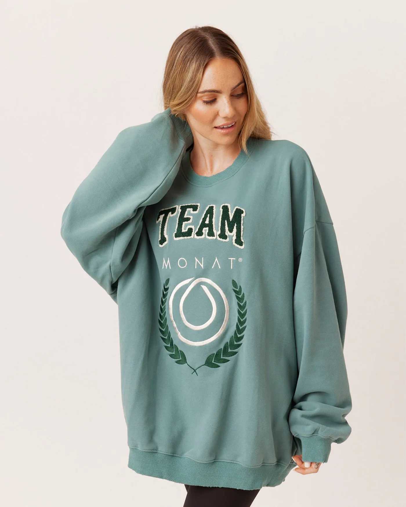 OVERSIZED TEAM MONAT SWEATSHIRT