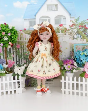 Playful Pooh - dress with shoes for Ruby Red Fashion Friends doll