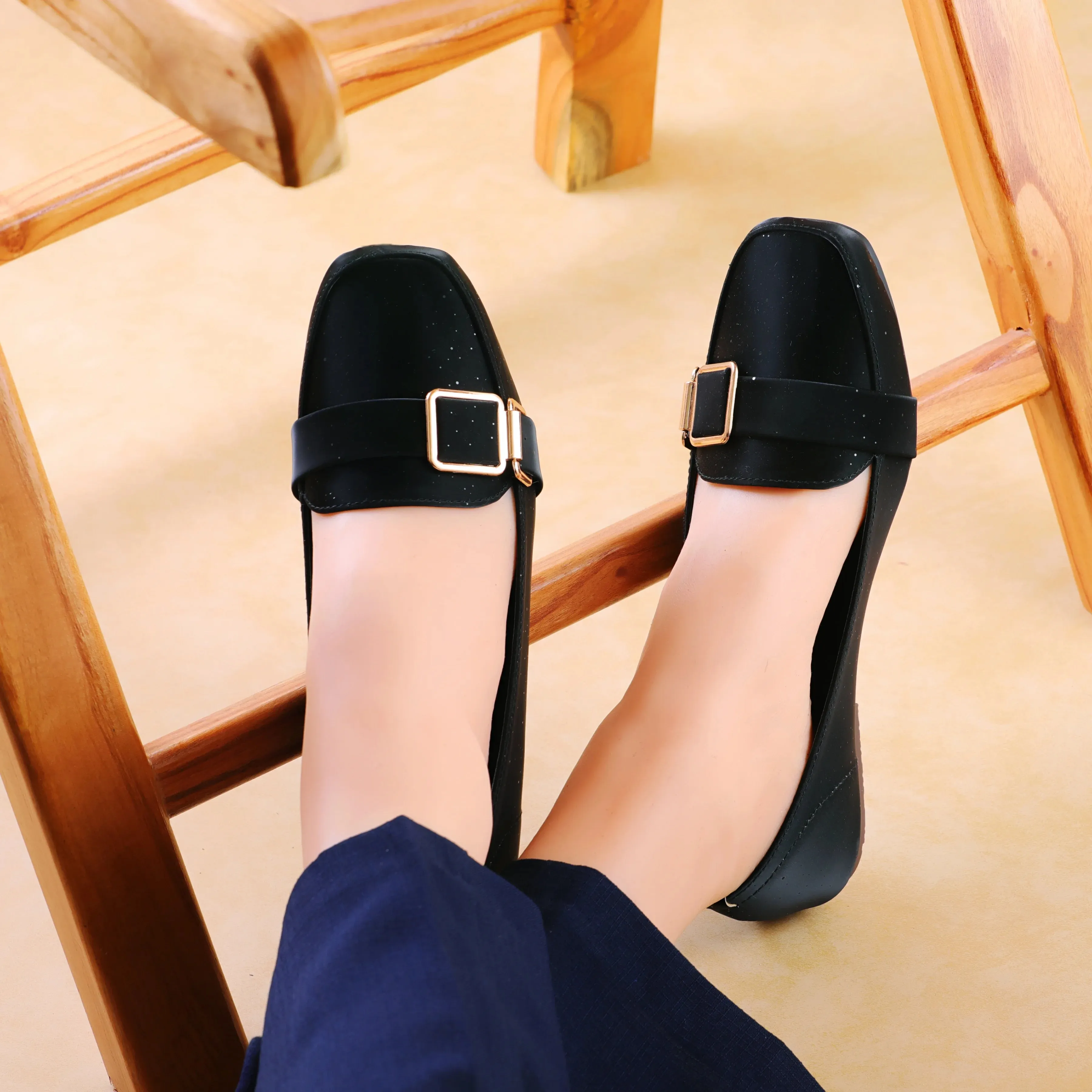 Rosy Black Women Flat Pumps