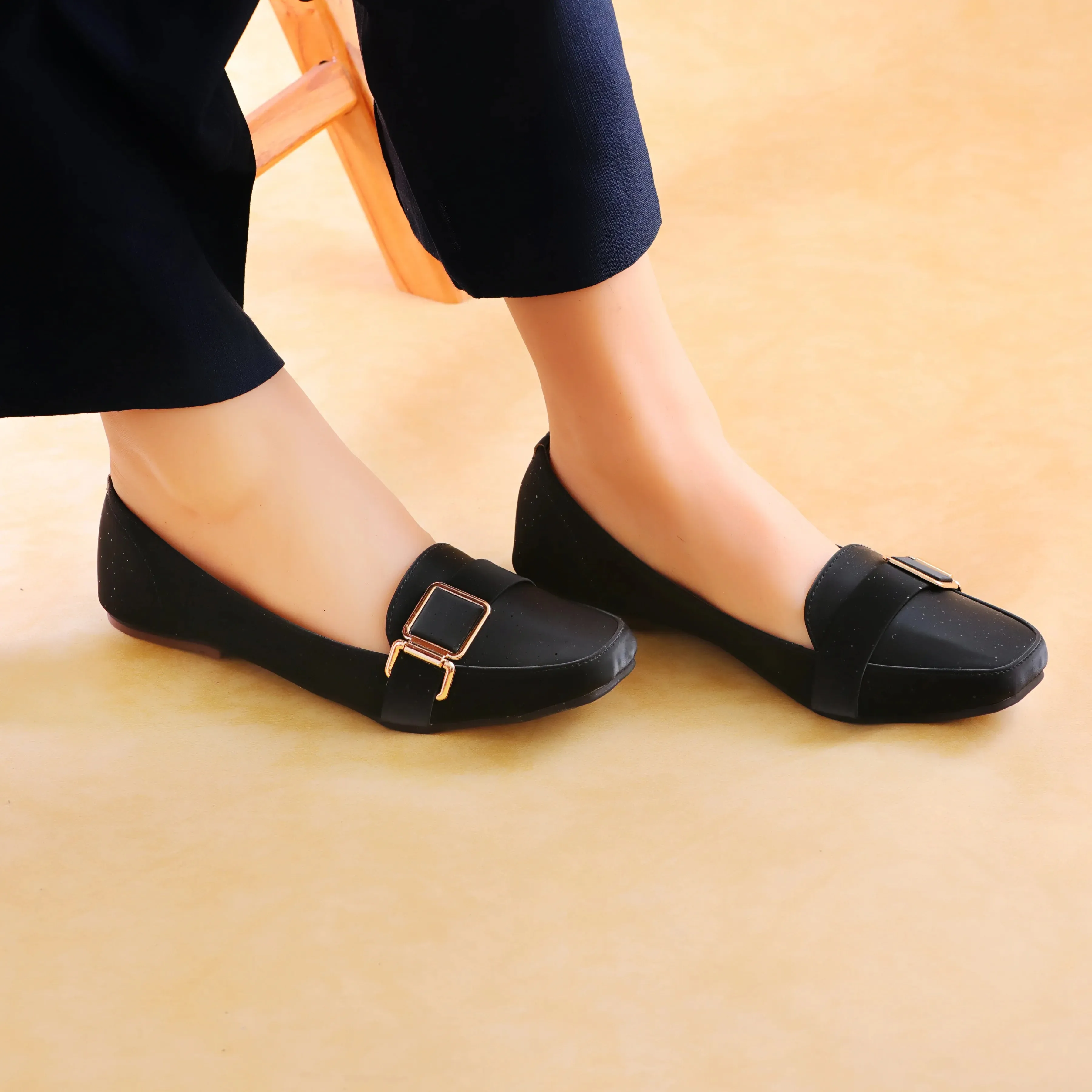 Rosy Black Women Flat Pumps