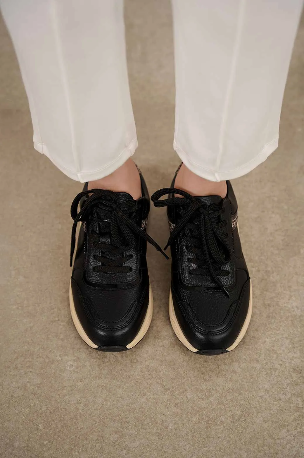 SNEAKERS WITH ANIMAL PRINT DETAIL