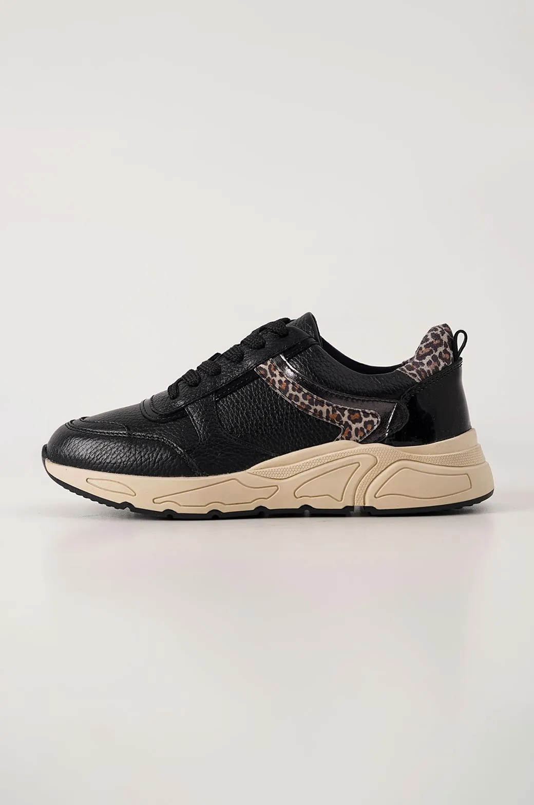 SNEAKERS WITH ANIMAL PRINT DETAIL