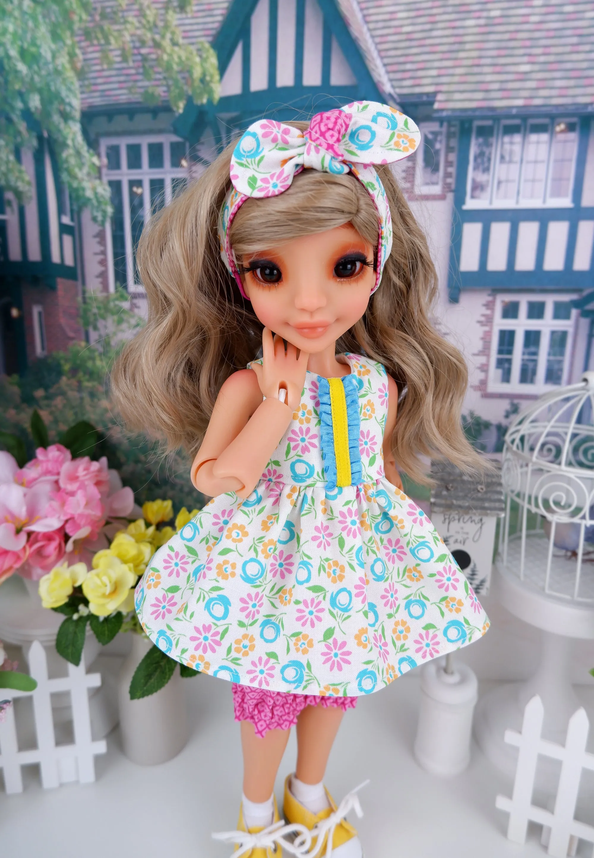 Sunshine Flowers - top & bloomers with shoes for Ava doll BJD