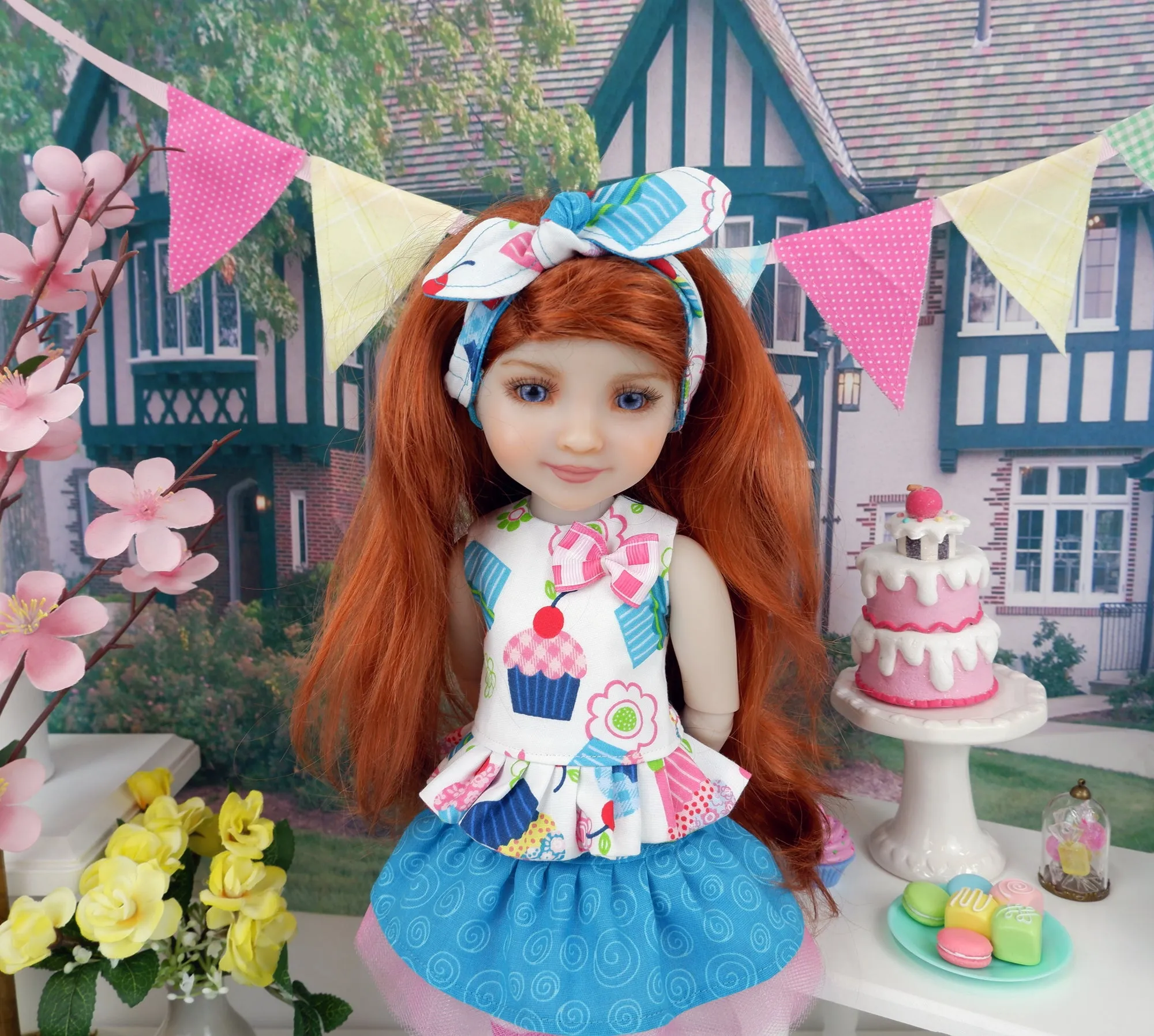 Sweet Cupcakes - top & skirt with shoes for Ruby Red Fashion Friends doll