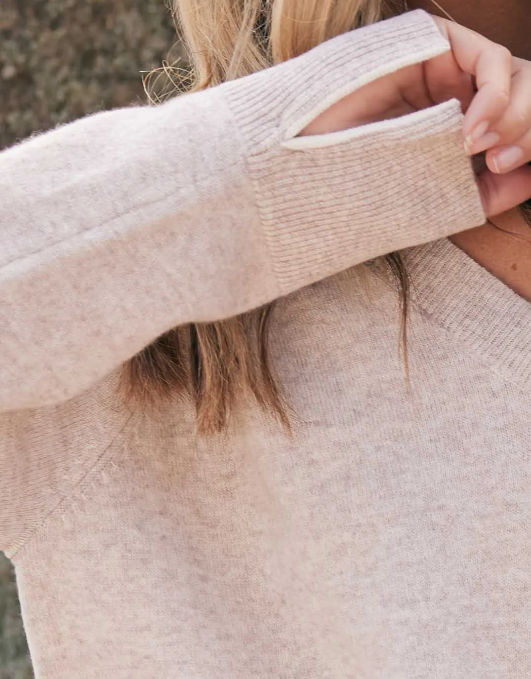 The French Quarter Wool Cashmere V Neck Knit Jumper - Oat/White