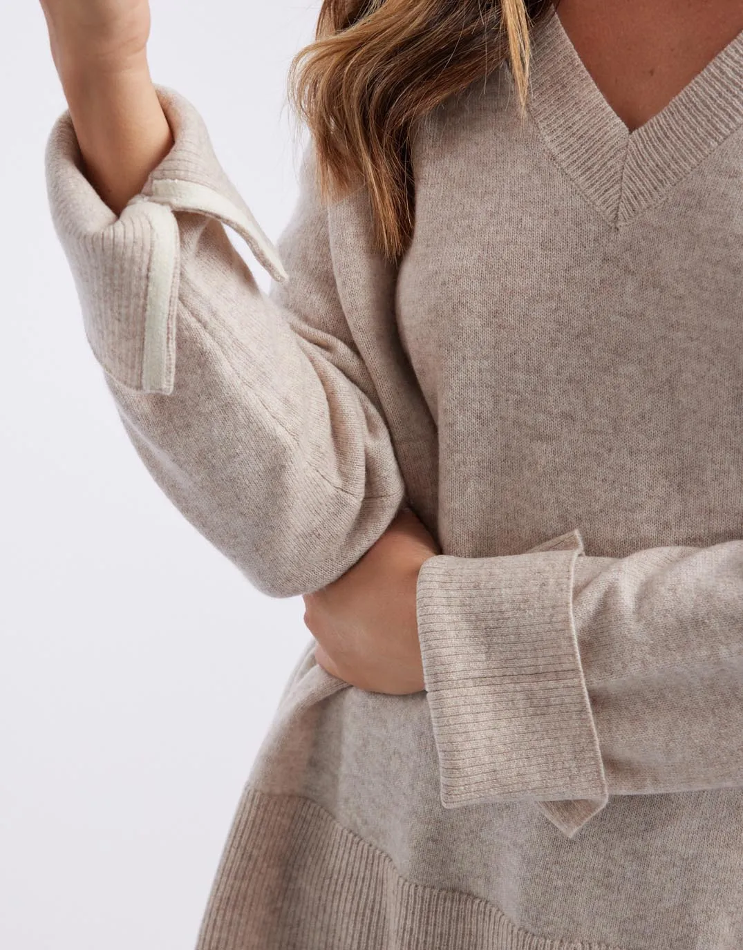 The French Quarter Wool Cashmere V Neck Knit Jumper - Oat/White