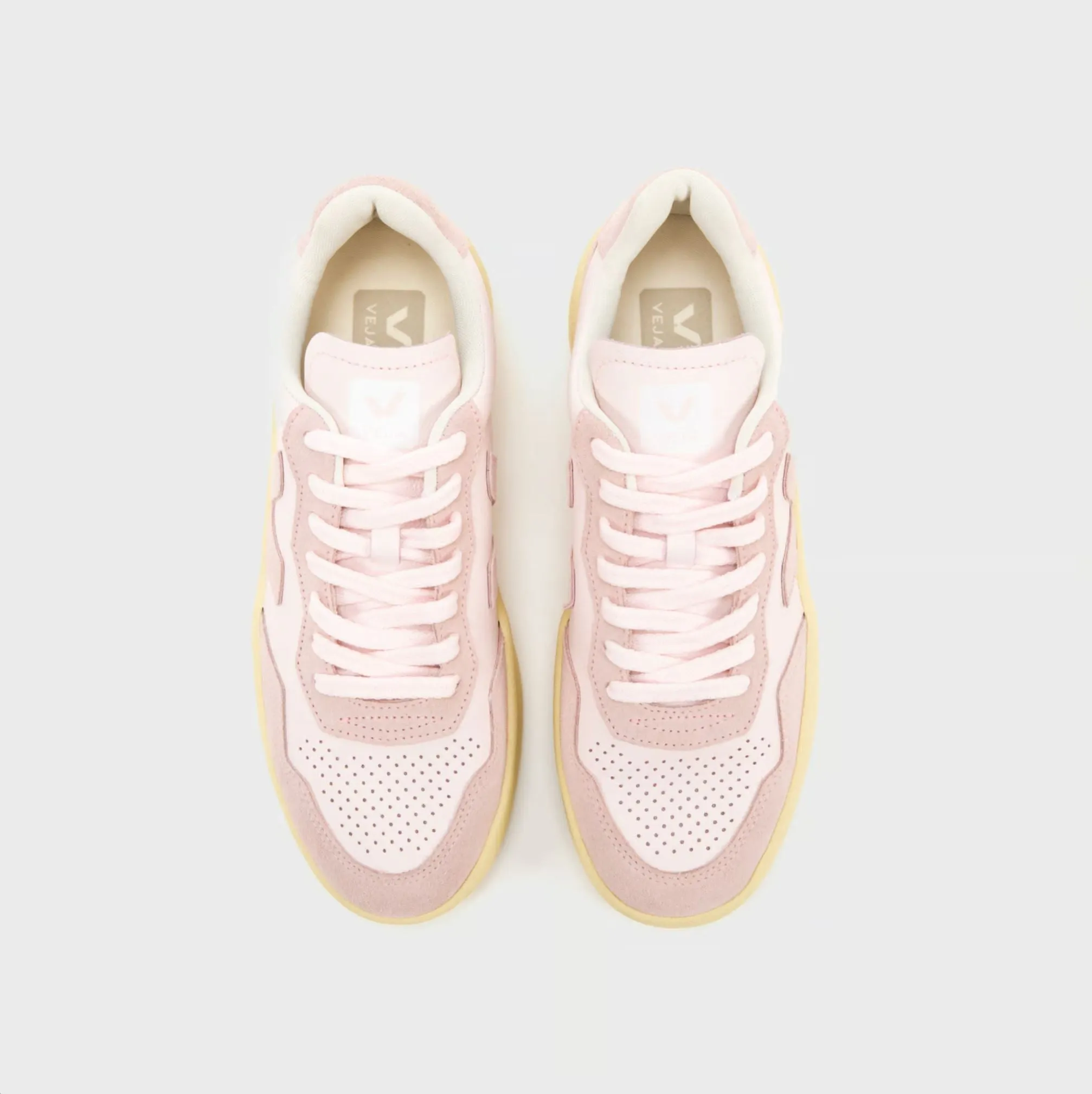 V-90 Sneaker